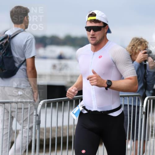 16.08.2026 - KN Förde Triathlon 2026 Antke Förster http://msf.ph/oto/10005717 16.08.2026 11:57:59 Laufen  meine-sportfotos.de