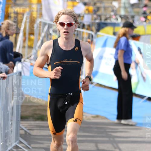 16.08.2026 - KN Förde Triathlon 2026 Antke Förster http://msf.ph/oto/10005775 16.08.2026 16:06:26 Laufen  meine-sportfotos.de