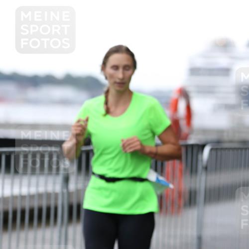 16.08.2026 - KN Förde Triathlon 2026 Antke Förster http://msf.ph/oto/10005920 16.08.2026 10:19:24 Laufen  meine-sportfotos.de