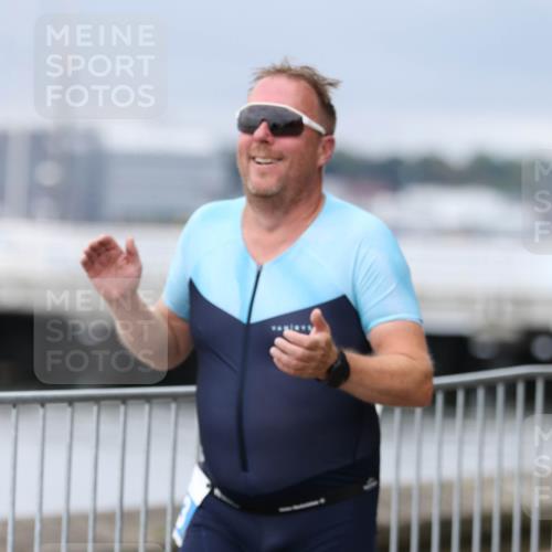 16.08.2026 - KN Förde Triathlon 2026 Antke Förster http://msf.ph/oto/10005993 16.08.2026 11:59:19 Laufen  meine-sportfotos.de