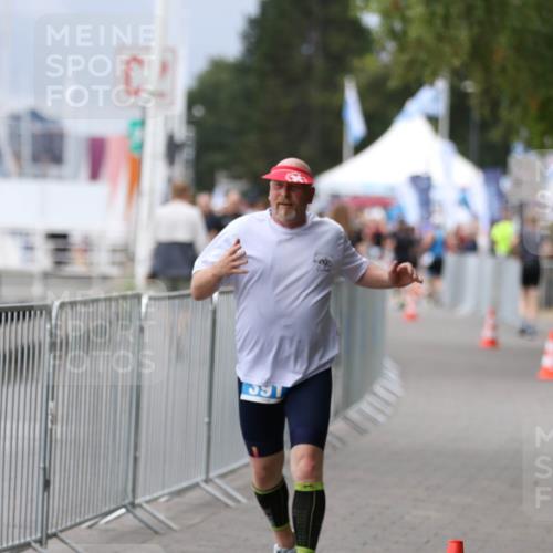 16.08.2026 - KN Förde Triathlon 2026 Antke Förster http://msf.ph/oto/10006193 16.08.2026 12:00:42 Laufen  meine-sportfotos.de