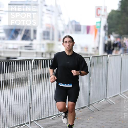 16.08.2026 - KN Förde Triathlon 2026 Antke Förster http://msf.ph/oto/10006408 16.08.2026 10:22:17 Laufen  meine-sportfotos.de