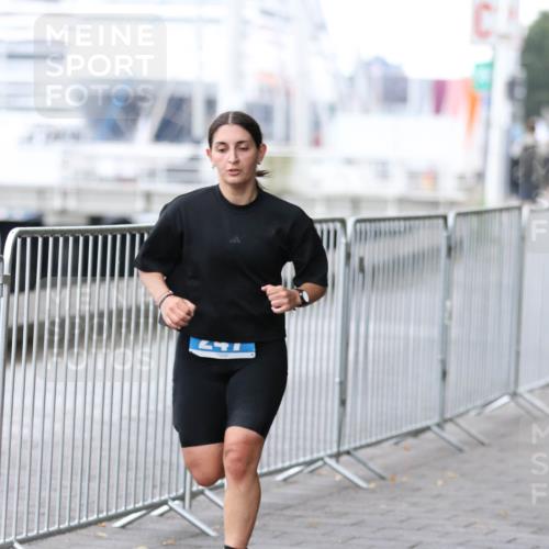 16.08.2026 - KN Förde Triathlon 2026 Antke Förster http://msf.ph/oto/10006411 16.08.2026 10:22:18 Laufen  meine-sportfotos.de