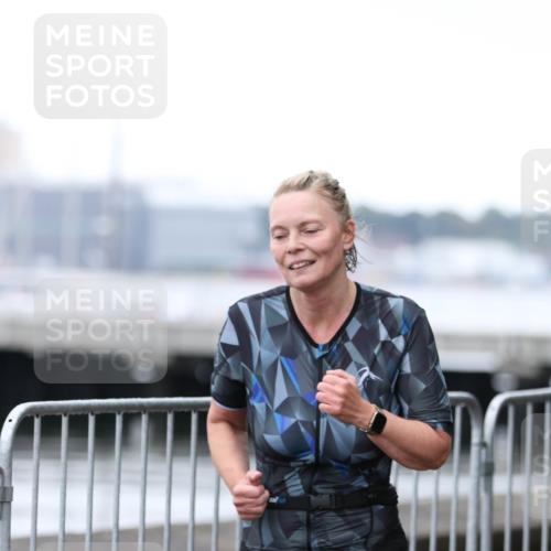 16.08.2026 - KN Förde Triathlon 2026 Antke Förster http://msf.ph/oto/10006501 16.08.2026 10:22:54 Laufen  meine-sportfotos.de