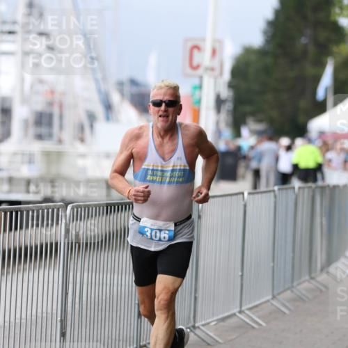 16.08.2026 - KN Förde Triathlon 2026 Antke Förster http://msf.ph/oto/10006520 16.08.2026 12:03:48 Laufen 313, 306 meine-sportfotos.de