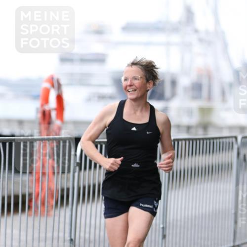 16.08.2026 - KN Förde Triathlon 2026 Antke Förster http://msf.ph/oto/10006783 16.08.2026 10:25:28 Laufen  meine-sportfotos.de