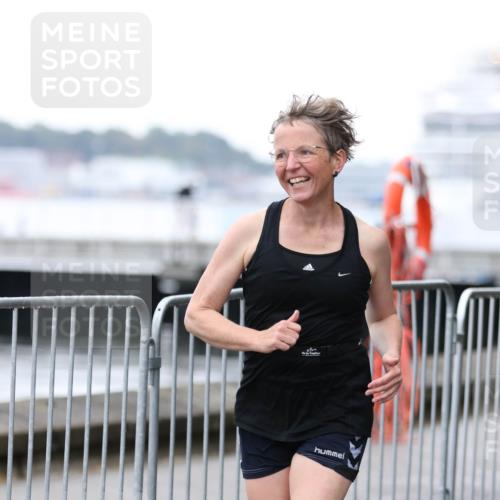 16.08.2026 - KN Förde Triathlon 2026 Antke Förster http://msf.ph/oto/10006786 16.08.2026 10:25:28 Laufen  meine-sportfotos.de