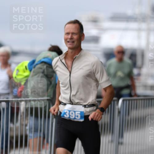 16.08.2026 - KN Förde Triathlon 2026 Antke Förster http://msf.ph/oto/10007054 16.08.2026 12:07:29 Laufen 7395 meine-sportfotos.de