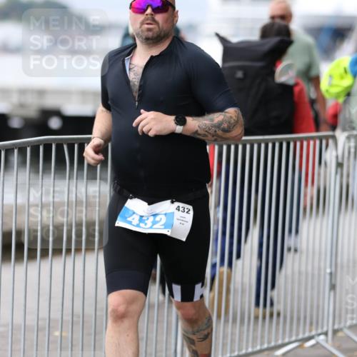 16.08.2026 - KN Förde Triathlon 2026 Antke Förster http://msf.ph/oto/10007066 16.08.2026 12:07:31 Laufen 432, 432, 17, 1 meine-sportfotos.de