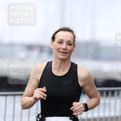 16.08.2026 - KN Förde Triathlon 2026 Antke Förster http://msf.ph/oto/10007185 16.08.2026 10:28:08 Laufen 200 meine-sportfotos.de