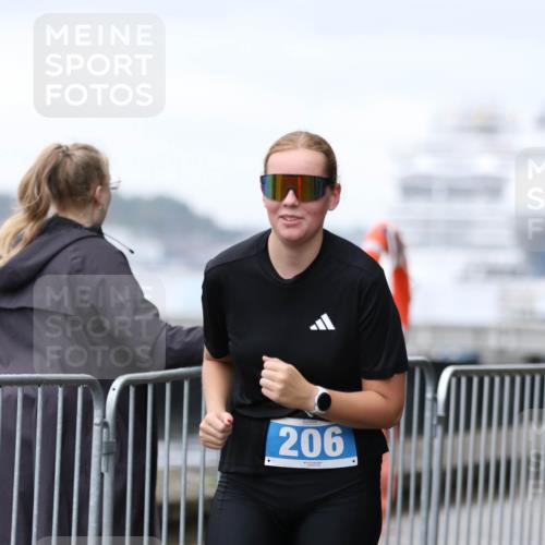 16.08.2026 - KN Förde Triathlon 2026 Antke Förster http://msf.ph/oto/10007227 16.08.2026 10:28:32 Laufen 206 meine-sportfotos.de