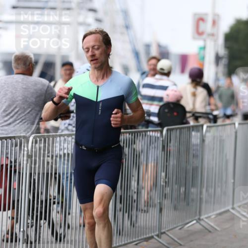 16.08.2026 - KN Förde Triathlon 2026 Antke Förster http://msf.ph/oto/10007444 16.08.2026 12:10:04 Laufen  meine-sportfotos.de