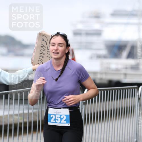 16.08.2026 - KN Förde Triathlon 2026 Antke Förster http://msf.ph/oto/10007446 16.08.2026 10:30:11 Laufen 252 meine-sportfotos.de