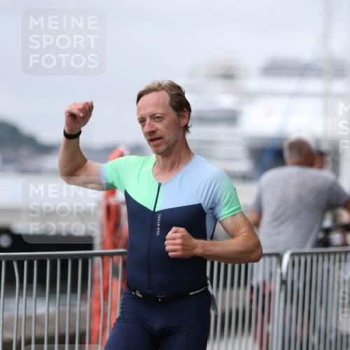 16.08.2026 - KN Förde Triathlon 2026 Antke Förster http://msf.ph/oto/10007447 16.08.2026 12:10:05 Laufen  meine-sportfotos.de