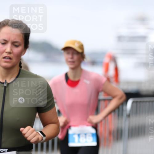 16.08.2026 - KN Förde Triathlon 2026 Antke Förster http://msf.ph/oto/10007587 16.08.2026 10:31:10 Laufen 15, 186 meine-sportfotos.de