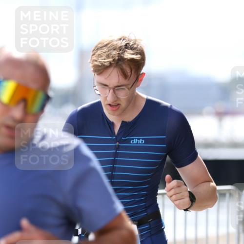16.08.2026 - KN Förde Triathlon 2026 Antke Förster http://msf.ph/oto/10007679 16.08.2026 13:57:30 Laufen  meine-sportfotos.de