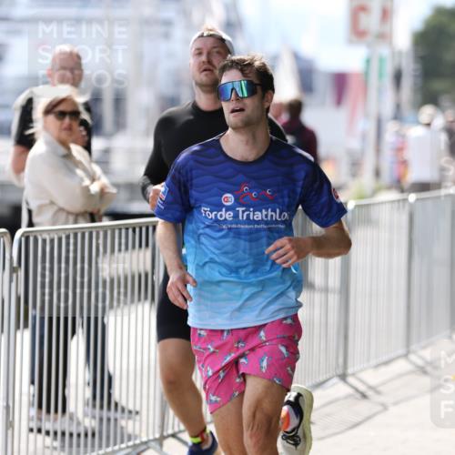 16.08.2026 - KN Förde Triathlon 2026 Antke Förster http://msf.ph/oto/10007697 16.08.2026 13:57:43 Laufen  meine-sportfotos.de