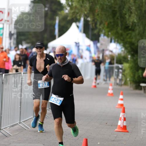 16.08.2026 - KN Förde Triathlon 2026 Antke Förster http://msf.ph/oto/10007906 16.08.2026 12:14:54 Laufen 802, 408 meine-sportfotos.de