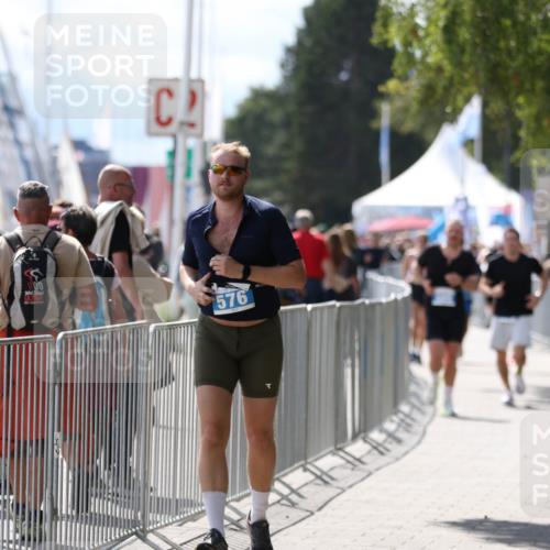 16.08.2026 - KN Förde Triathlon 2026 Antke Förster http://msf.ph/oto/10007919 16.08.2026 14:00:16 Laufen  meine-sportfotos.de