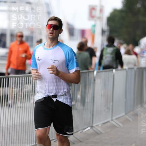16.08.2026 - KN Förde Triathlon 2026 Antke Förster http://msf.ph/oto/10007948 16.08.2026 12:15:13 Laufen  meine-sportfotos.de