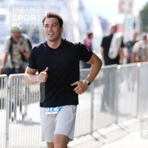 16.08.2026 - KN Förde Triathlon 2026 Antke Förster http://msf.ph/oto/10007949 16.08.2026 14:00:27 Laufen  meine-sportfotos.de