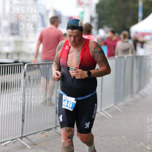 16.08.2026 - KN Förde Triathlon 2026 Antke Förster http://msf.ph/oto/10007975 16.08.2026 12:15:32 Laufen 46, 9 meine-sportfotos.de