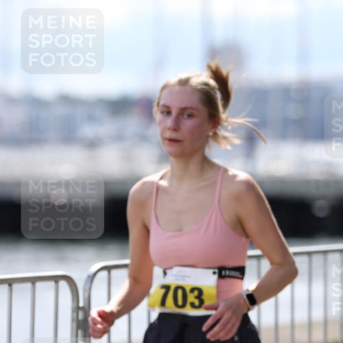 16.08.2026 - KN Förde Triathlon 2026 Antke Förster http://msf.ph/oto/10007979 16.08.2026 14:00:37 Laufen 703 meine-sportfotos.de