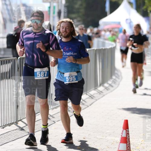 16.08.2026 - KN Förde Triathlon 2026 Antke Förster http://msf.ph/oto/10008018 16.08.2026 14:01:18 Laufen 587, 595 meine-sportfotos.de