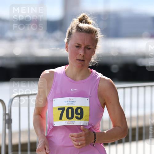 16.08.2026 - KN Förde Triathlon 2026 Antke Förster http://msf.ph/oto/10008066 16.08.2026 14:01:34 Laufen 709 meine-sportfotos.de