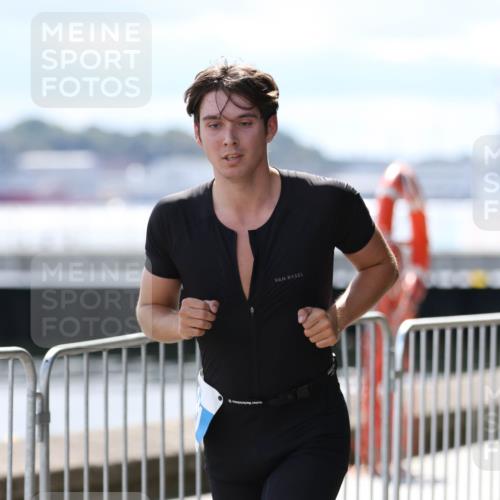 16.08.2026 - KN Förde Triathlon 2026 Antke Förster http://msf.ph/oto/10008213 16.08.2026 14:03:11 Laufen  meine-sportfotos.de
