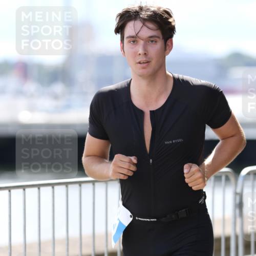16.08.2026 - KN Förde Triathlon 2026 Antke Förster http://msf.ph/oto/10008216 16.08.2026 14:03:12 Laufen  meine-sportfotos.de