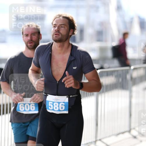 16.08.2026 - KN Förde Triathlon 2026 Antke Förster http://msf.ph/oto/10008234 16.08.2026 14:03:17 Laufen 606, 586 meine-sportfotos.de