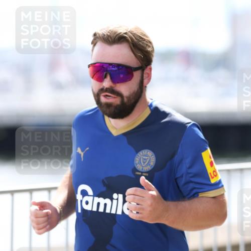 16.08.2026 - KN Förde Triathlon 2026 Antke Förster http://msf.ph/oto/10008249 16.08.2026 14:03:39 Laufen 1900, 1900, 2025, 604 meine-sportfotos.de