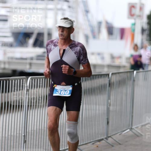 16.08.2026 - KN Förde Triathlon 2026 Antke Förster http://msf.ph/oto/10008251 16.08.2026 12:17:43 Laufen 360 meine-sportfotos.de