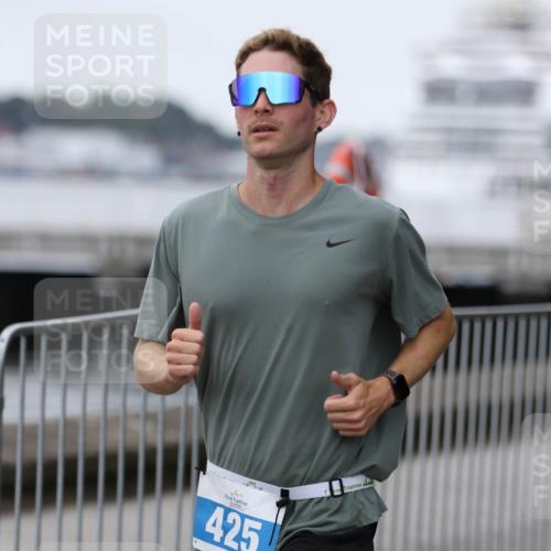 16.08.2026 - KN Förde Triathlon 2026 Antke Förster http://msf.ph/oto/10008305 16.08.2026 12:17:59 Laufen 425, 4, 5 meine-sportfotos.de