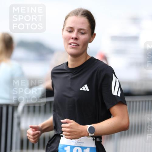 16.08.2026 - KN Förde Triathlon 2026 Antke Förster http://msf.ph/oto/10008379 16.08.2026 10:37:12 Laufen 191 meine-sportfotos.de