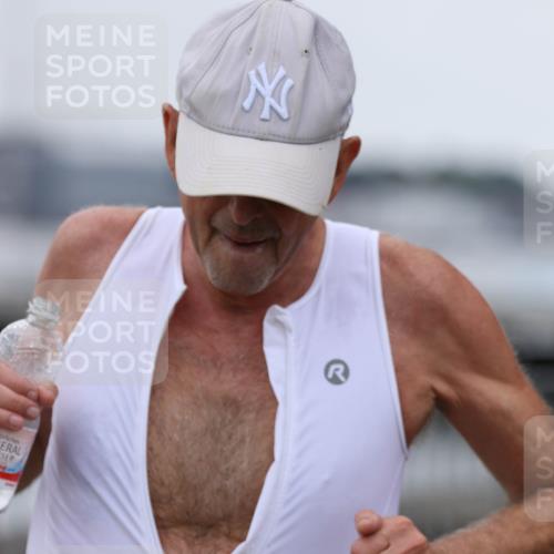 16.08.2026 - KN Förde Triathlon 2026 Antke Förster http://msf.ph/oto/10008389 16.08.2026 12:18:56 Laufen  meine-sportfotos.de