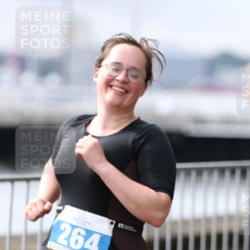 16.08.2026 - KN Förde Triathlon 2026 Antke Förster http://msf.ph/oto/10008400 16.08.2026 10:37:41 Laufen 264 meine-sportfotos.de