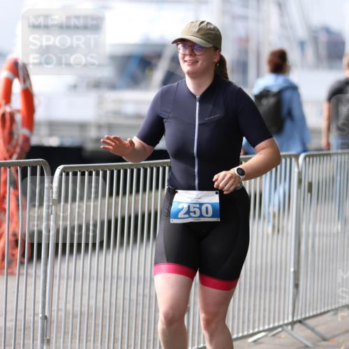 16.08.2026 - KN Förde Triathlon 2026 Antke Förster http://msf.ph/oto/10008466 16.08.2026 10:38:55 Laufen 250 meine-sportfotos.de