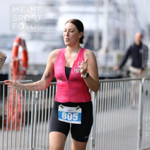 16.08.2026 - KN Förde Triathlon 2026 Antke Förster http://msf.ph/oto/10008556 16.08.2026 10:39:28 Laufen 805 meine-sportfotos.de