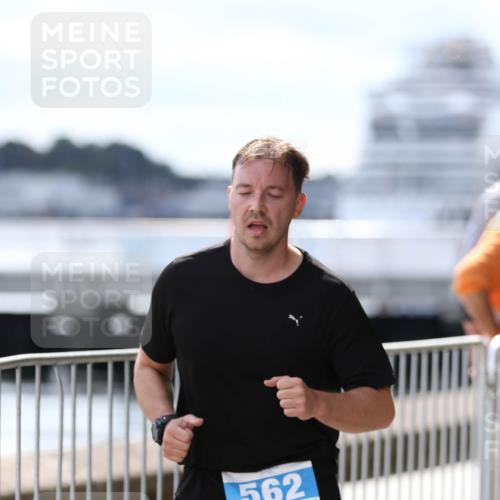 16.08.2026 - KN Förde Triathlon 2026 Antke Förster http://msf.ph/oto/10008573 16.08.2026 14:09:48 Laufen 562 meine-sportfotos.de