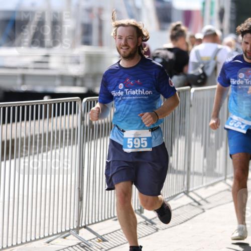 16.08.2026 - KN Förde Triathlon 2026 Antke Förster http://msf.ph/oto/10008639 16.08.2026 14:11:01 Laufen 584, 595 meine-sportfotos.de