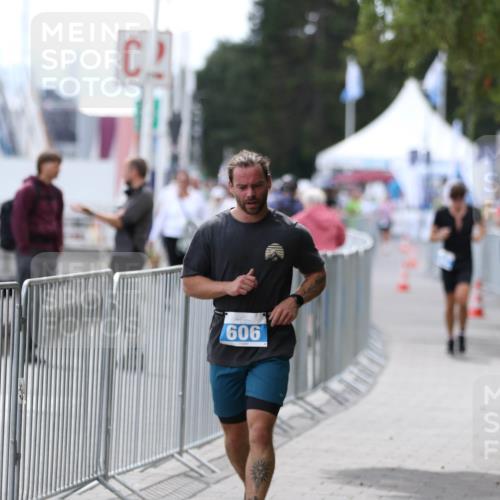 16.08.2026 - KN Förde Triathlon 2026 Antke Förster http://msf.ph/oto/10008718 16.08.2026 14:13:32 Laufen 909 meine-sportfotos.de