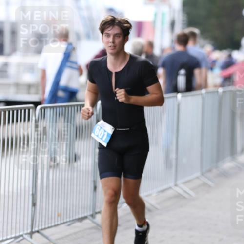 16.08.2026 - KN Förde Triathlon 2026 Antke Förster http://msf.ph/oto/10008732 16.08.2026 14:13:44 Laufen 601 meine-sportfotos.de