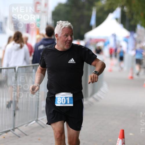 16.08.2026 - KN Förde Triathlon 2026 Antke Förster http://msf.ph/oto/10008791 16.08.2026 12:23:24 Laufen 801 meine-sportfotos.de