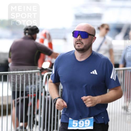 16.08.2026 - KN Förde Triathlon 2026 Antke Förster http://msf.ph/oto/10008810 16.08.2026 14:17:03 Laufen 599 meine-sportfotos.de