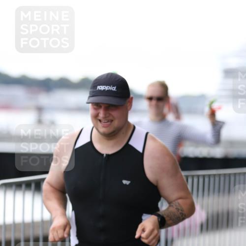 16.08.2026 - KN Förde Triathlon 2026 Antke Förster http://msf.ph/oto/10008832 16.08.2026 14:19:07 Laufen 596 meine-sportfotos.de