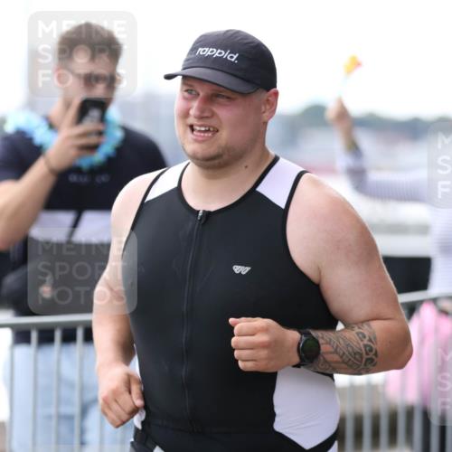 16.08.2026 - KN Förde Triathlon 2026 Antke Förster http://msf.ph/oto/10008833 16.08.2026 14:19:08 Laufen 596 meine-sportfotos.de