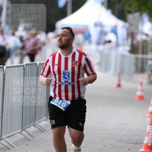 16.08.2026 - KN Förde Triathlon 2026 Antke Förster http://msf.ph/oto/10008850 16.08.2026 14:27:20 Laufen 610, 28 meine-sportfotos.de