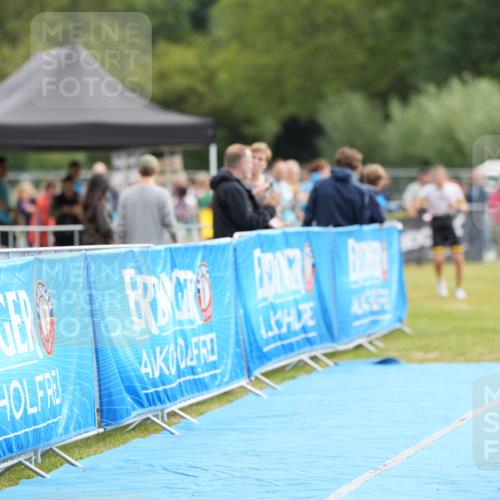 30.08.2026 - Elbe Triathlon Hamburg LAZAROV Photography http://msf.ph/oto/10026707 30.08.2026 09:57:39 Ziel 186 meine-sportfotos.de